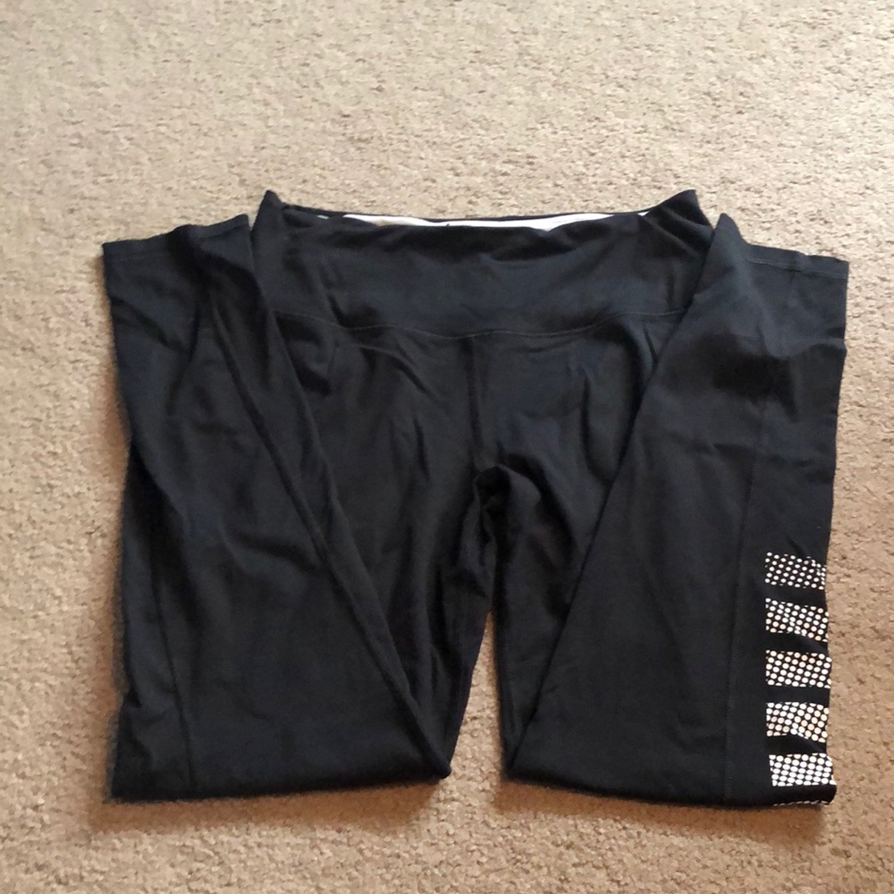 Victoria’s Secret Sport leggings